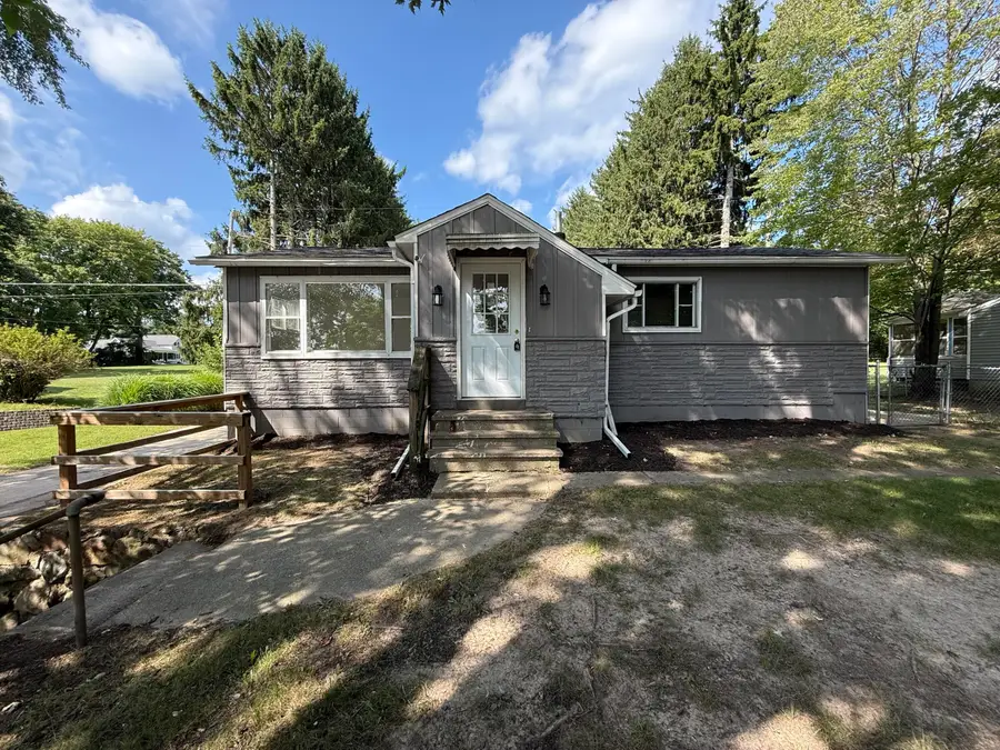 9470 Peck Road, Greenville, MI 48838 - #2