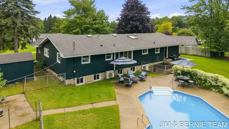 18019 Mohawk Drive, Ferrysburg, MI 49456 - #2