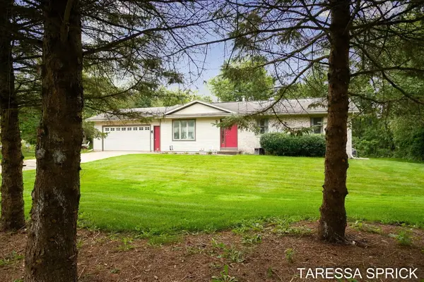 5104 152nd Avenue, WestOlive, MI 49460