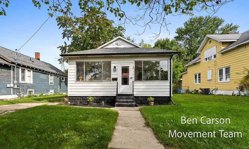 1152 W Dale Avenue, Muskegon, MI 49441 - #1