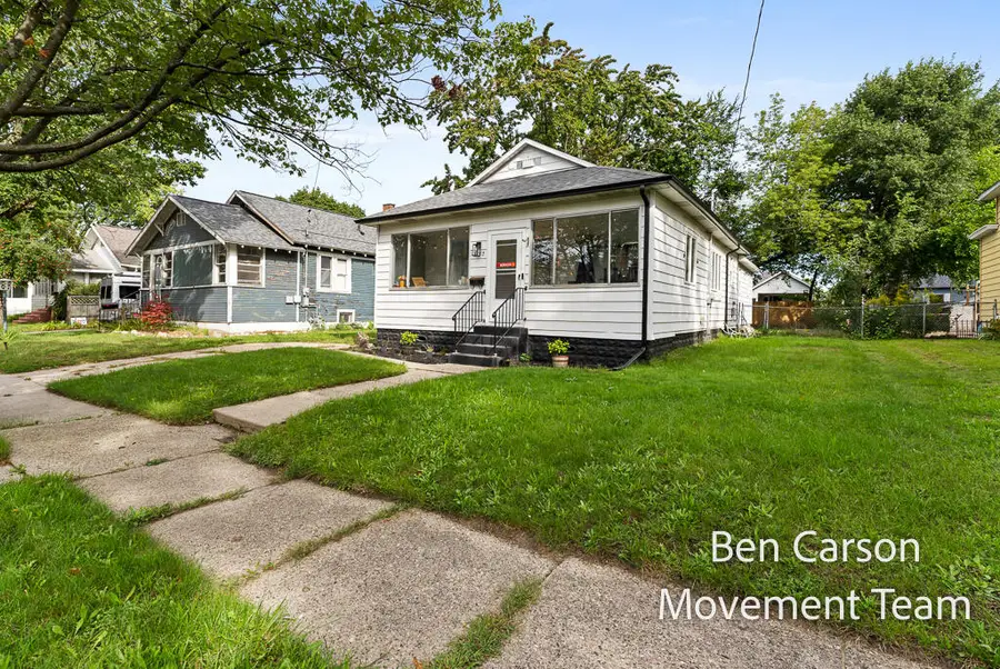1152 W Dale Avenue, Muskegon, MI 49441 - #2