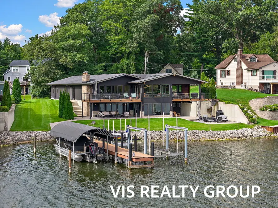 390 Lake Street, Fruitport, MI 49415 - #3