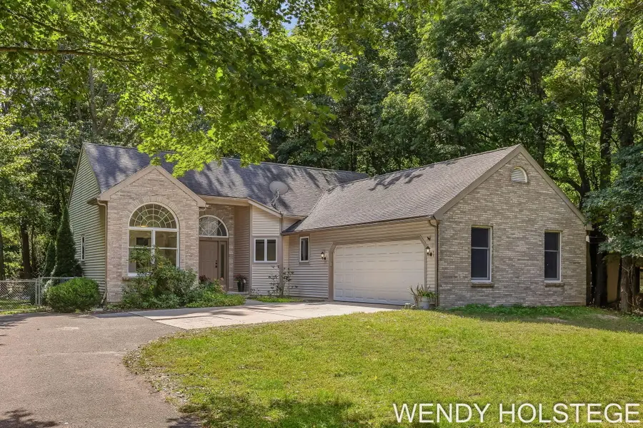 2080 W 32nd Street, Holland, MI 49423 - #2