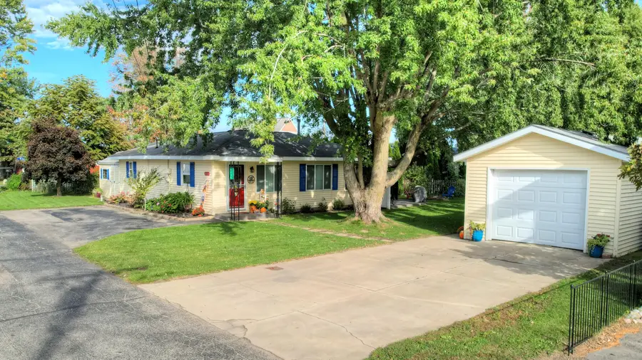 4135 W Joy Road, Shelbyville, MI 49344 - #3