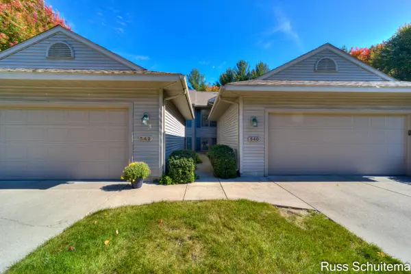 542 Tournament Circle, Muskegon, MI 49444