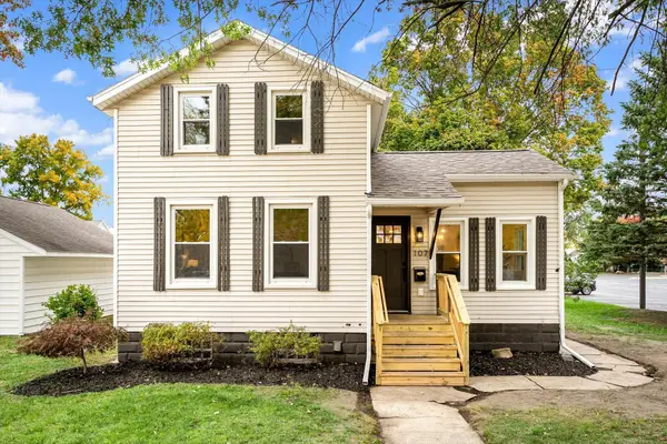 107 E Lincoln Avenue, Zeeland, MI 49464