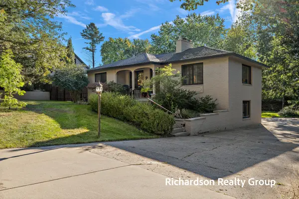 218 Grand Avenue, GrandHaven, MI 49417