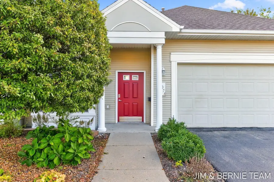 1074 Barrington NW Unit: 84, Walker, MI 49534 - #2