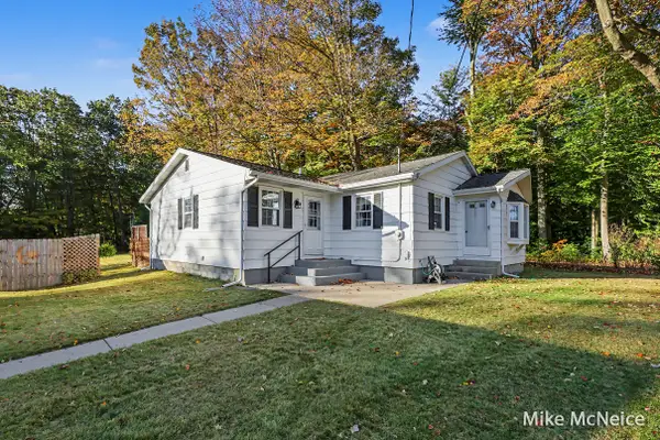 16182 Lincoln Street, GrandHaven, MI 49417