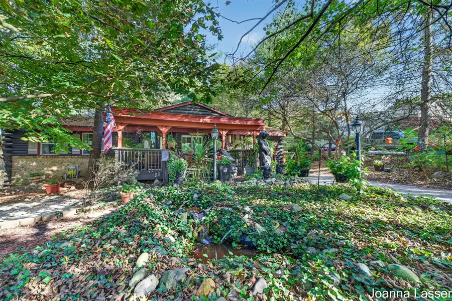 5912 English Avenue NE, Comstock Park, MI 49321 - #2