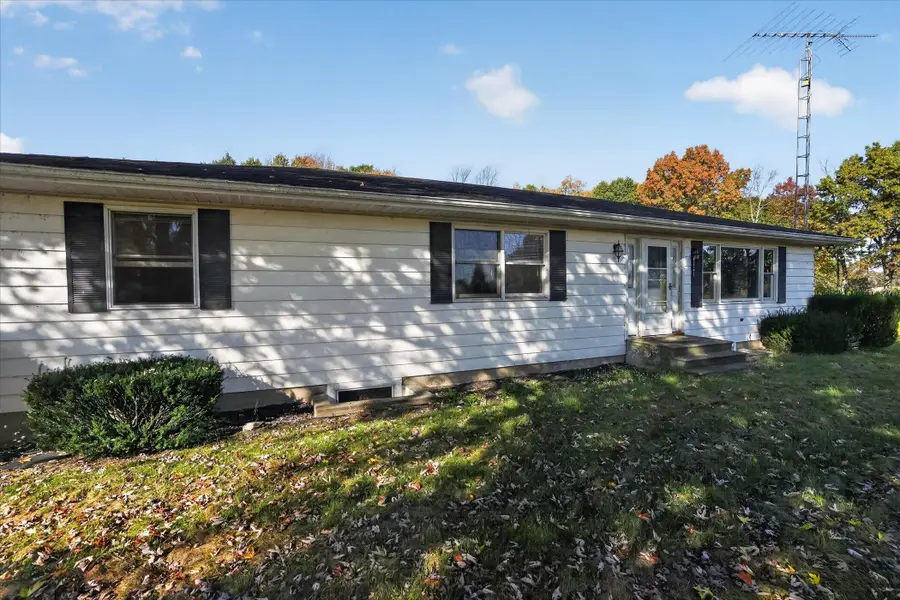 4829 E Main Street, Stockbridge, MI 49285 - #2