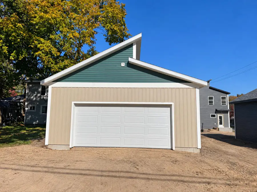 1125 W Grand Avenue, Muskegon, MI 49441 - #3
