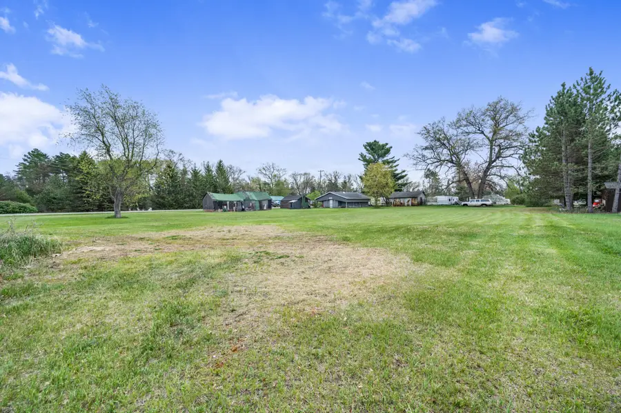 155 N Cook Avenue, Harrison, MI 48625 - Image #3