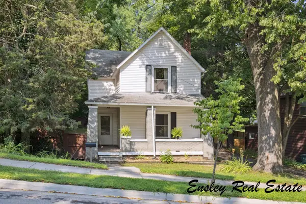 911 Emerald Ave NE, GrandRapids, MI 49503