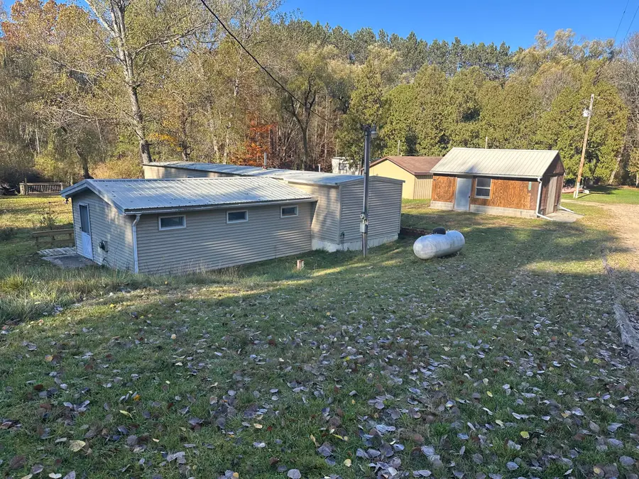 5423 N Karley Court, Luther, MI 49656 - Image #2