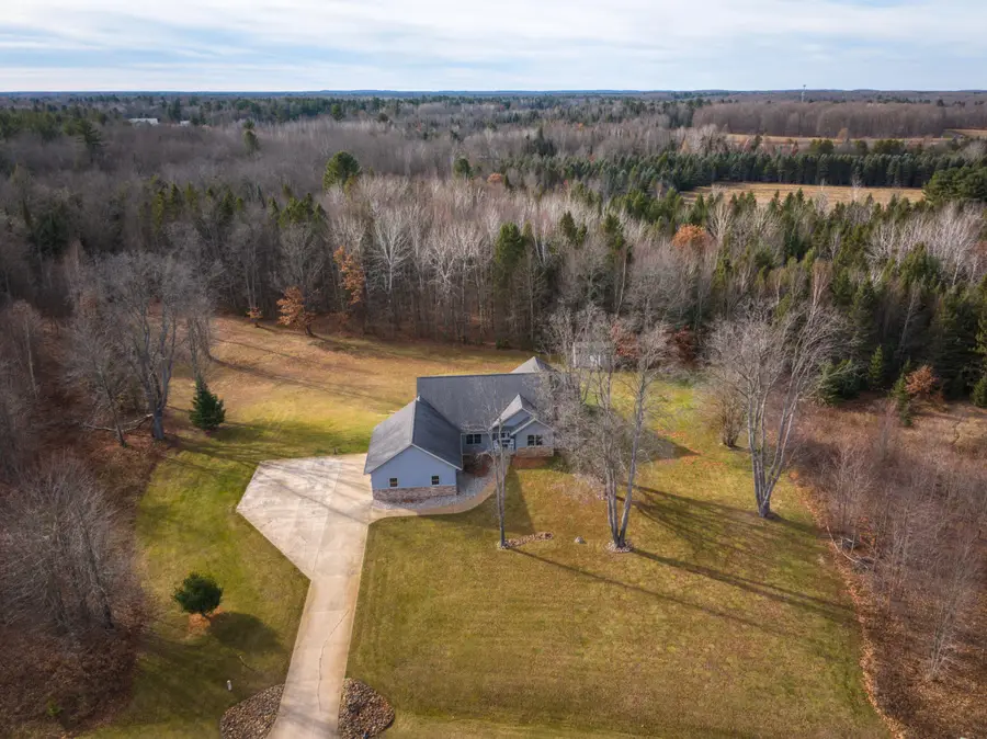 470 Sweetwater Drive, Cadillac, MI 49601 - Image #2
