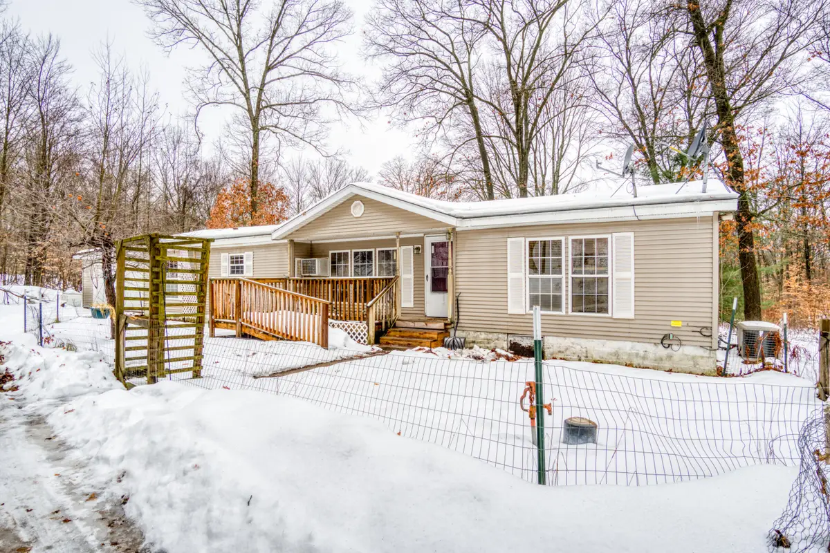 1041 S Poplar Avenue, Everett, MI 49349 - Image #1