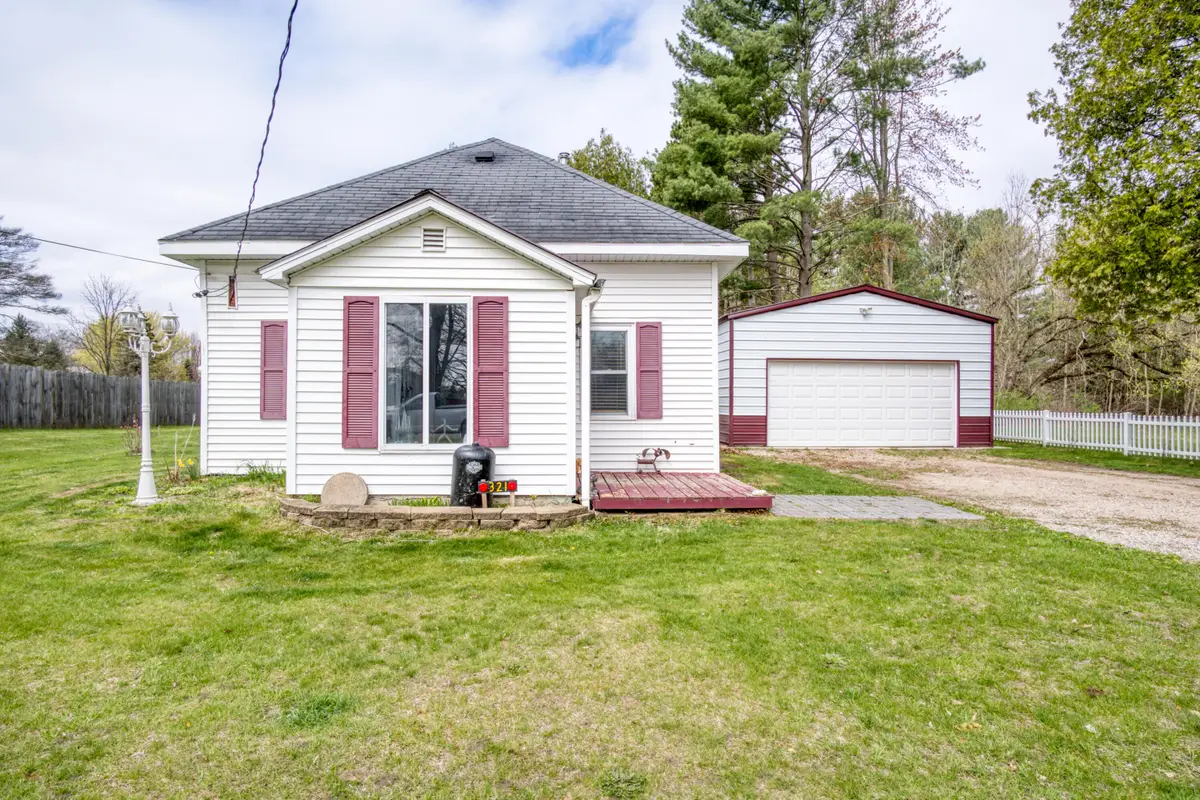 321 N Norman Street, Barryton, MI 49305 - #1
