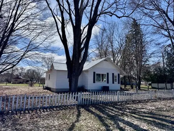 315 E Slosson Avenue, ReedCity, MI 49677