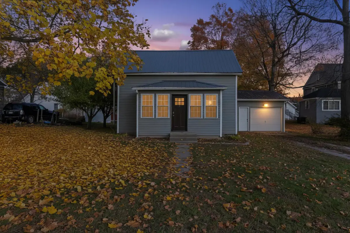 311 E Pine Street, Edmore, MI 48829 - #1