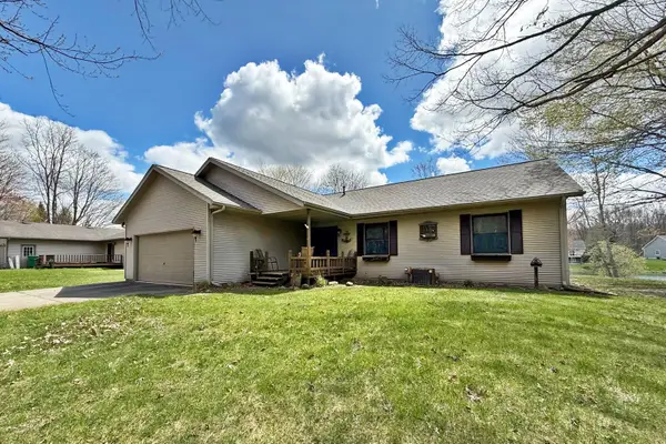 8917 Longview Drive, CanadianLakes, MI 49346