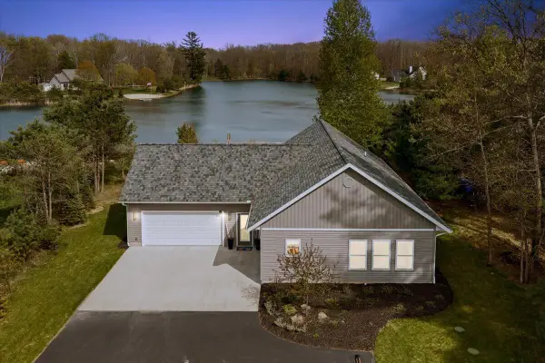 6619 Donegal Court, CanadianLakes, MI 49346