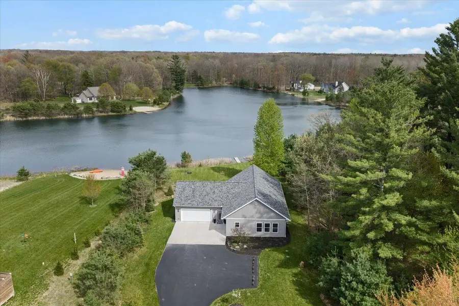 6619 Donegal Court, Canadian Lakes, MI 49346 - #2