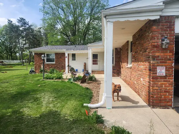 4241 E Cook Road, GrandBlanc, MI 48439