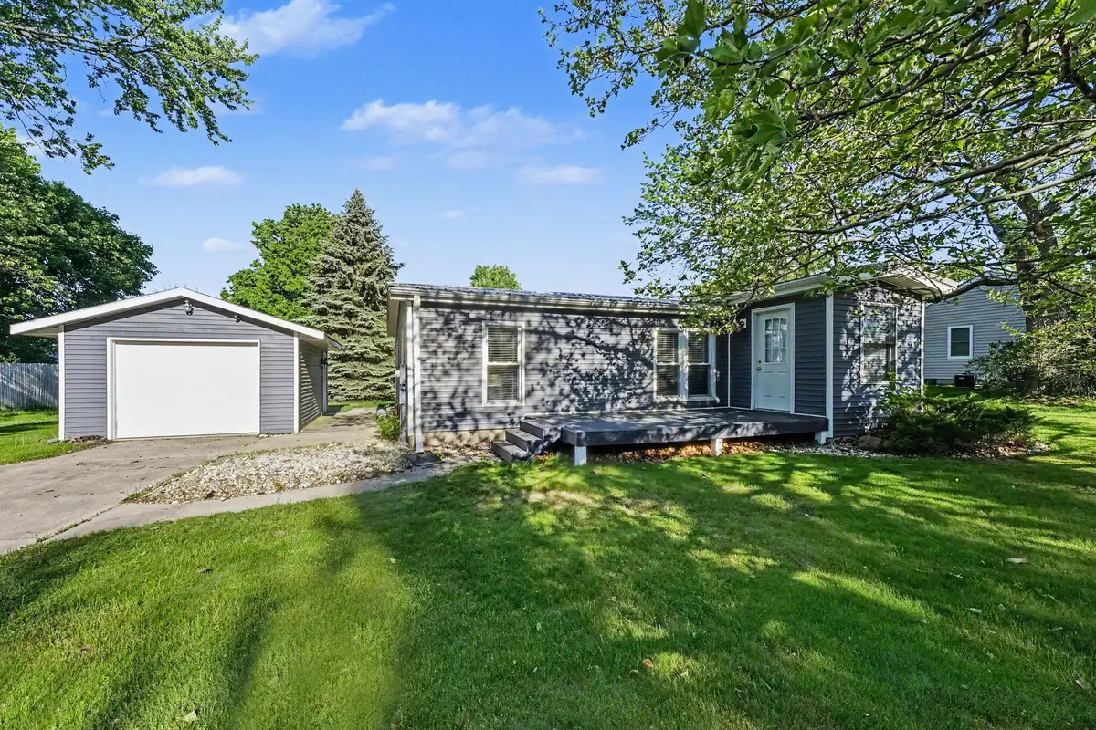 611 Connie Avenue, Fremont, MI 49412 - #1