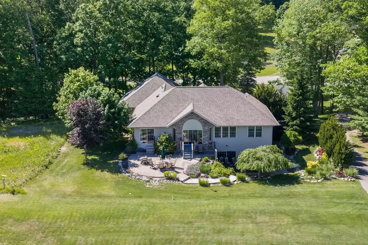 9482 Stonebridge, Canadian Lakes, MI 49346 - #1