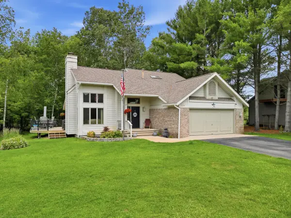 9551 Clubhouse Drive W, CanadianLakes, MI 49346