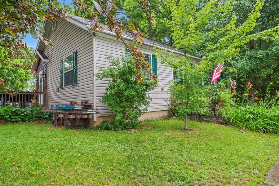224 S Division Avenue, Fremont, MI 49412 - #2