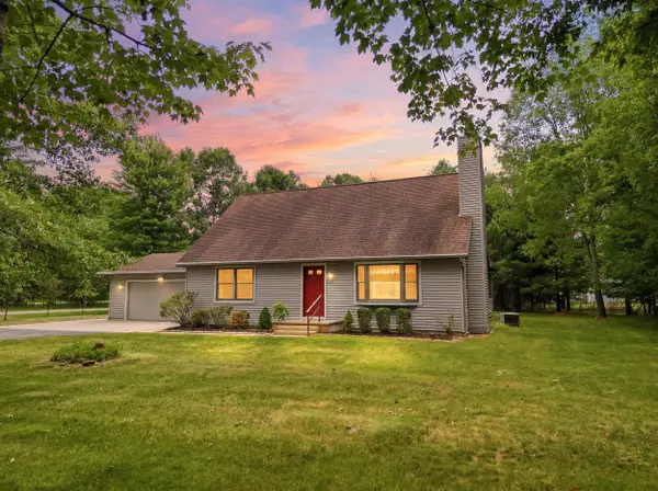 10037 Peppermill Lane, CanadianLakes, MI 49346
