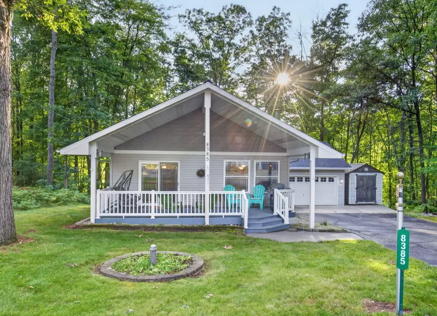 8385 Alberta Street, Canadian Lakes, MI 49346 - #2