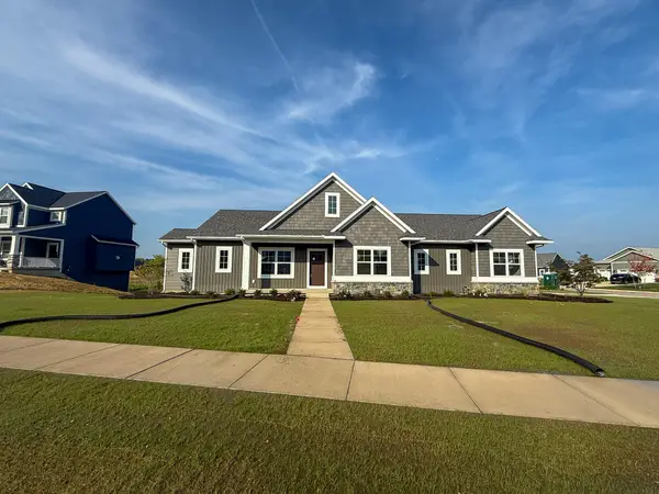 1830 Stratford Lane NW, Walker, MI 49534