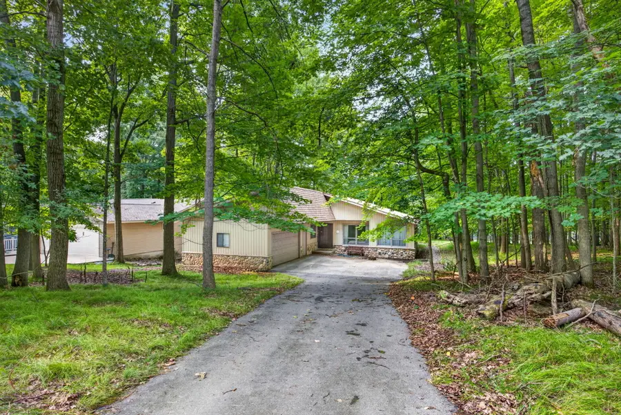 9855 Golf Port Drive N, Canadian Lakes, MI 49346 - #2