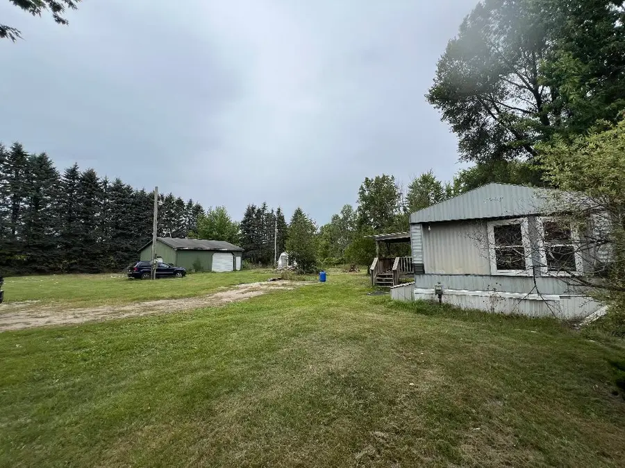 5431 Almy Road, Vestaburg, MI 48891 - #3