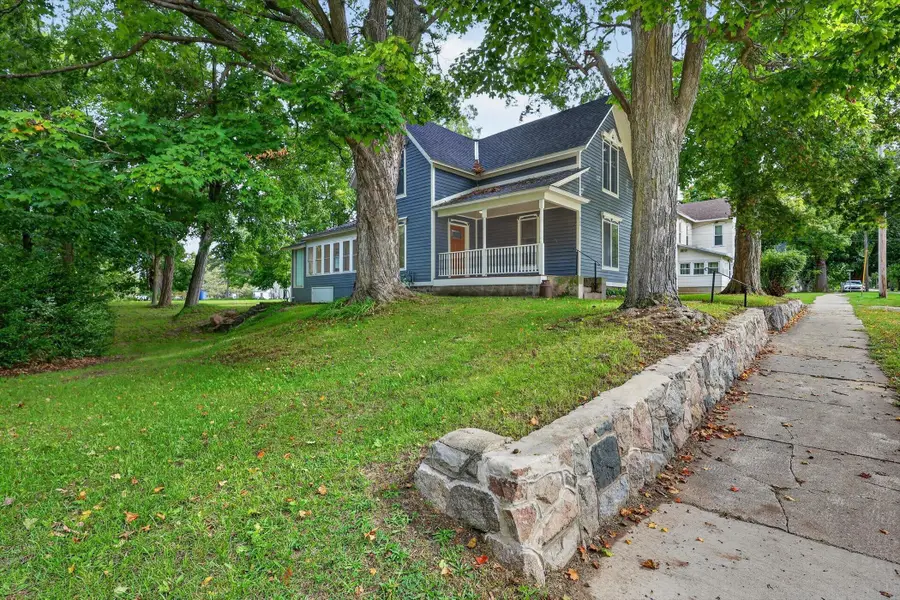323 E Main Street, Maple Rapids, MI 48853 - #3