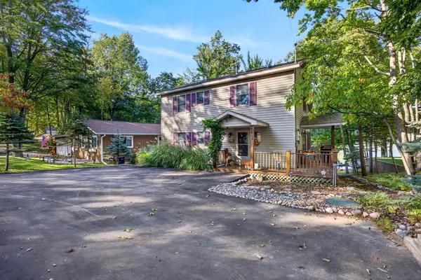 8665 N Island Drive Unit: #2, CanadianLakes, MI 49346