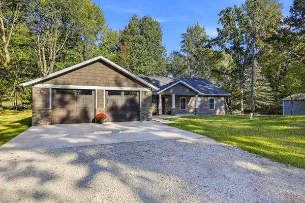 6742 Abbey Lane, CanadianLakes, MI 49346
