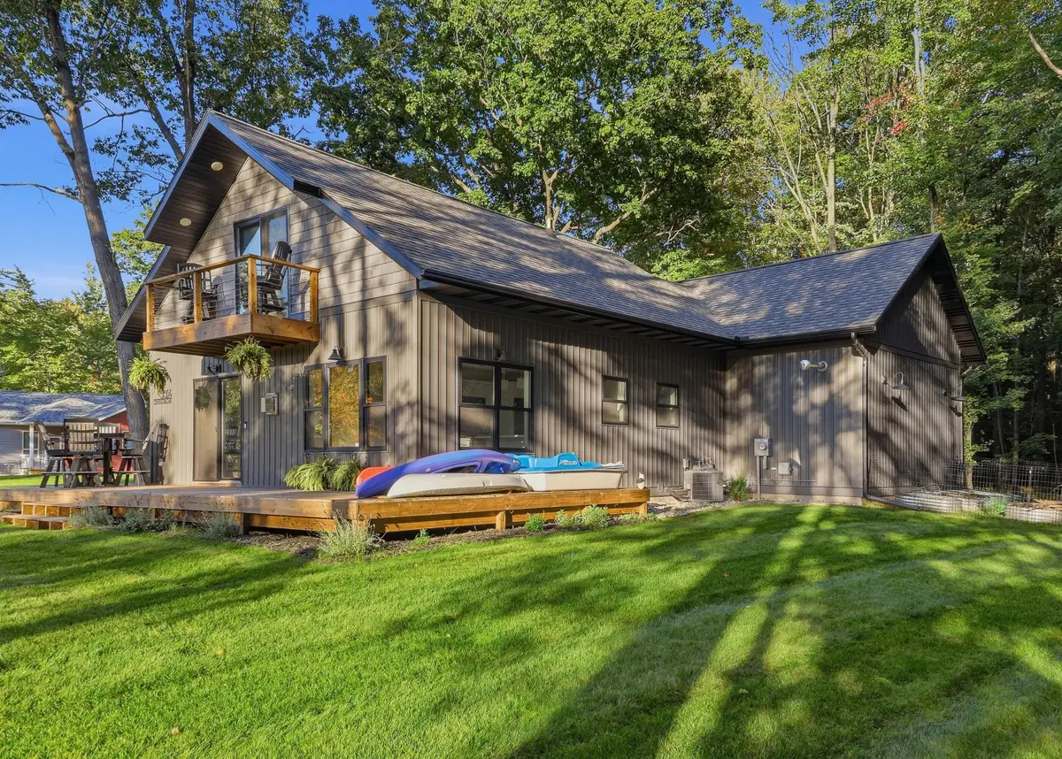 6854 Clubhouse Drive E, Canadian Lakes, MI 49346 - #1