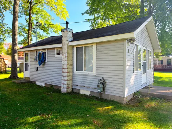 12352 E Houghton Lake Drive, HoughtonLake, MI 48629