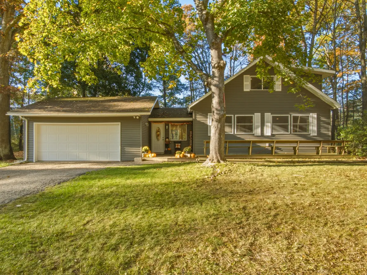 8225 Highland Trail, Stanwood, MI 49346 - #1