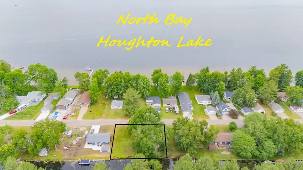 XXX Long, HoughtonLake, MI 48629
