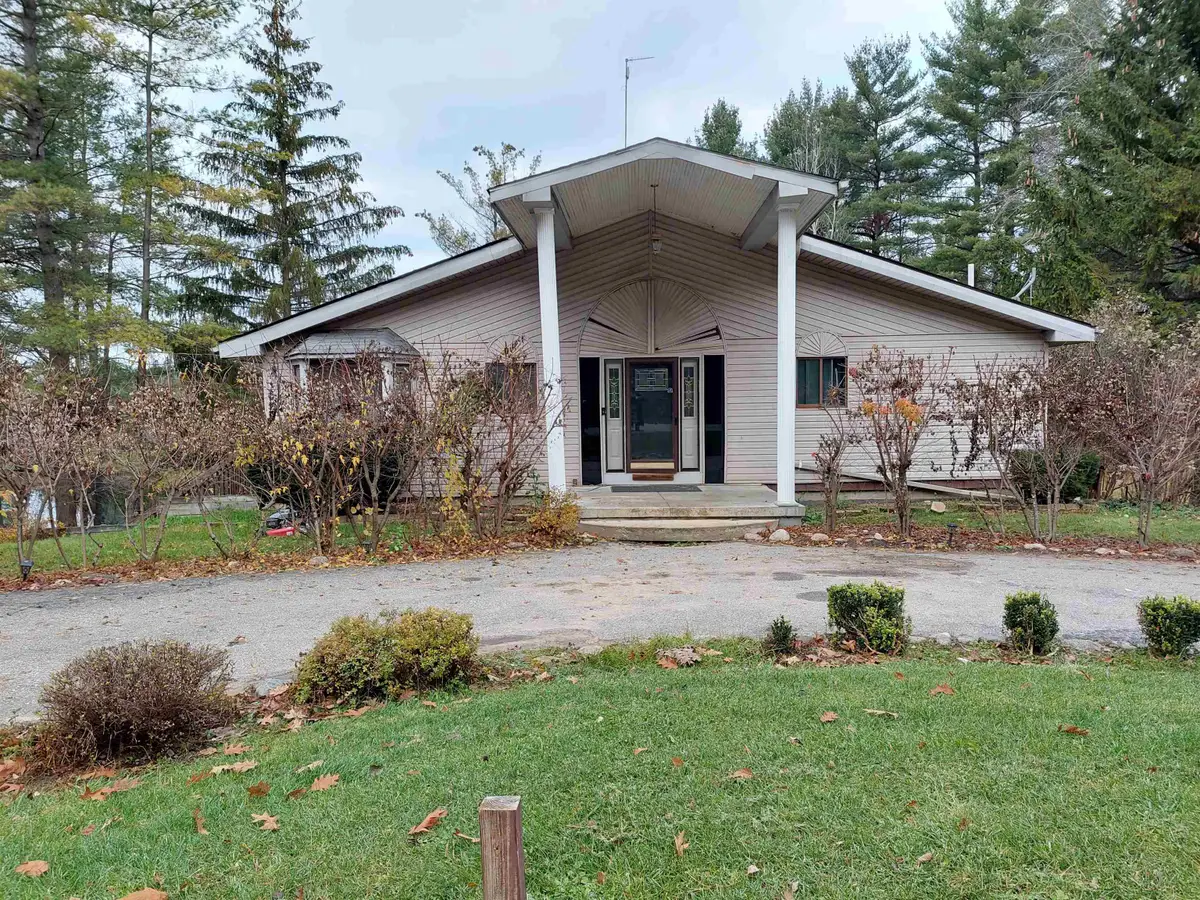 5043 Queens, Gladwin, MI 48624 - Image #1