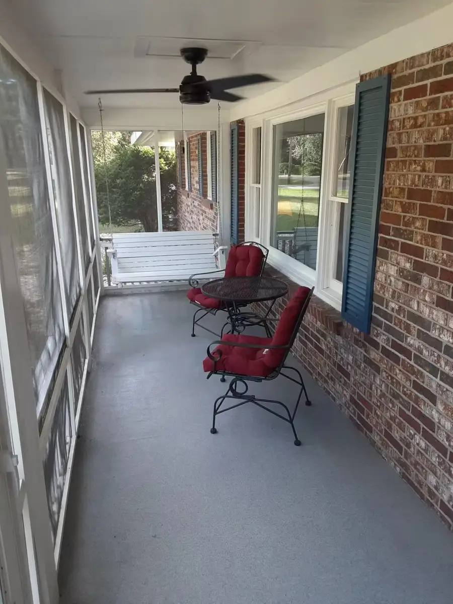 1596 Douglas DR, Alabaster, MI 48763 - #2