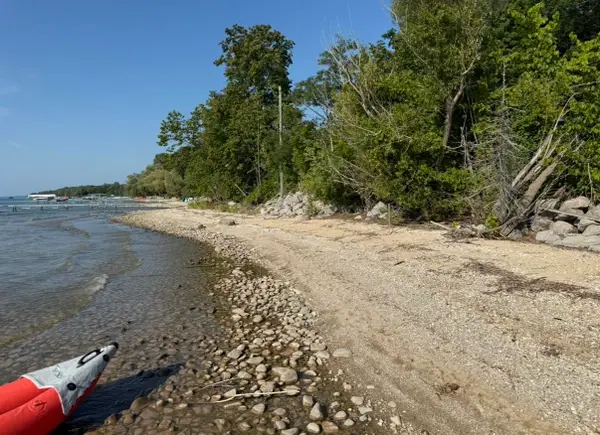 7608 Peninsula RD, TraverseCity, MI 49686