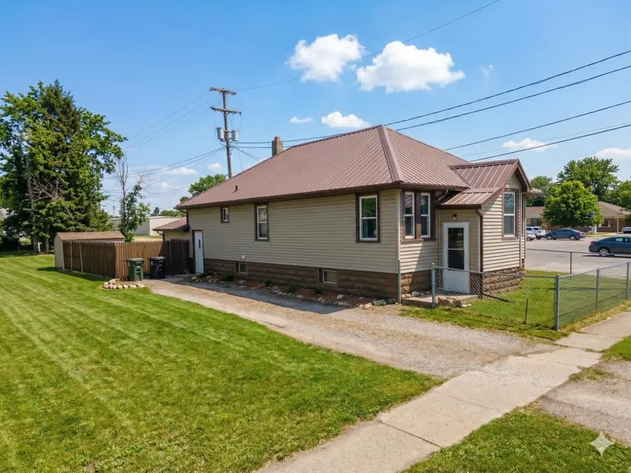 413 W 4th, Pinconning, MI 48650 - #3