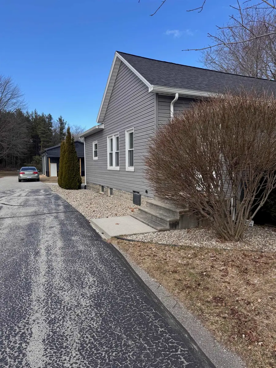 1121 W Midland, Monitor, MI 48706 - #3