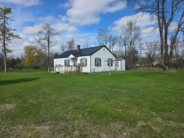 2324 Dobler, Sterling, MI 48659